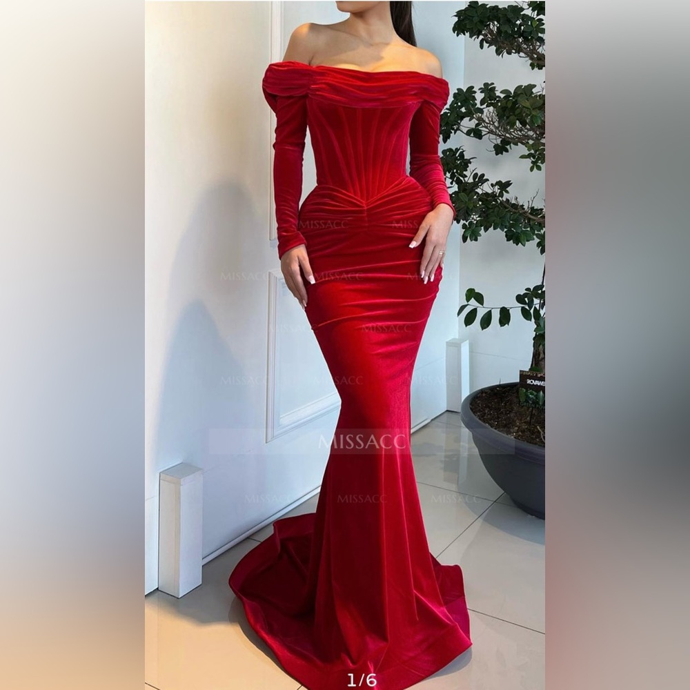 NWT Missacc Velvet Off-The-Shoulder Long Sleeves Trumpet/Mermaid Evening Dress